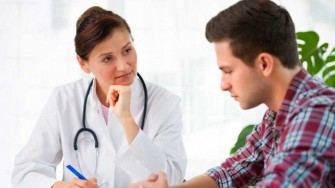 Facteurs pr&eacute;dictifs et th&eacute;rapies syst&eacute;miques des CBNPC 