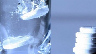 Moins de 100 mg d&acute;aspirine par jour suffisent en pr&eacute;vention cardiovasculaire