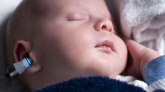 Surdit&eacute; de l&rsquo;enfant : &laquo; pour avoir la puce &agrave; l&rsquo;oreille &raquo;
